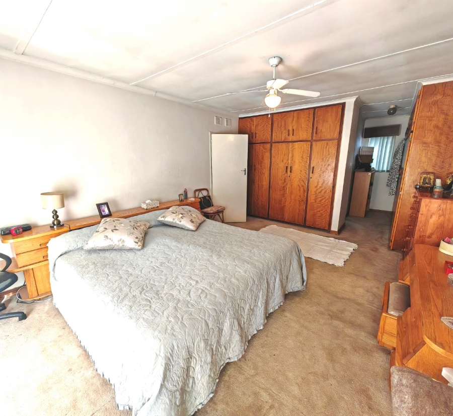 6 Bedroom Property for Sale in Heuwelsig Free State